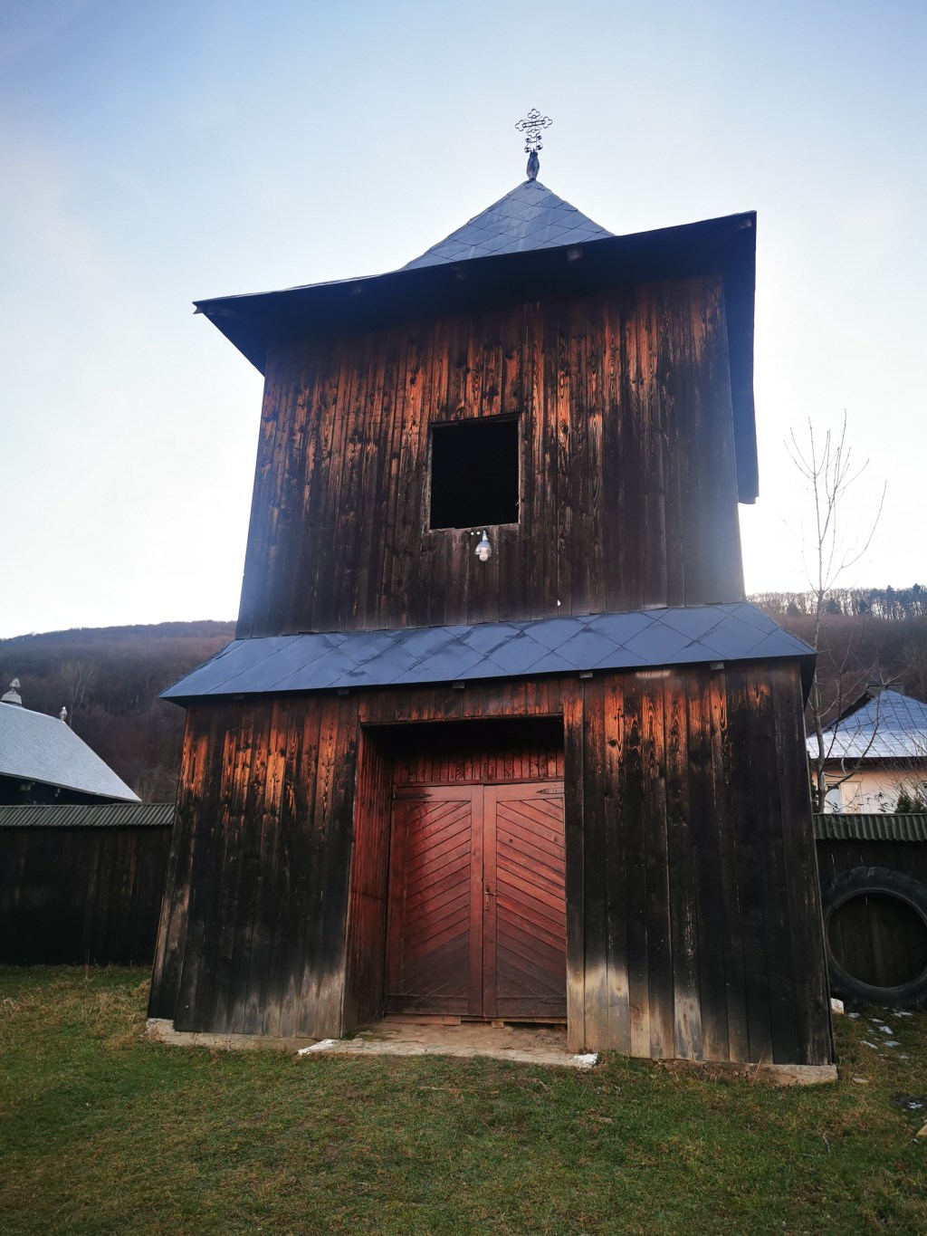 Schitul Draga. Mănăstirea PIETRICICA și Mănăstirea&nbsp;PEȘTERA.